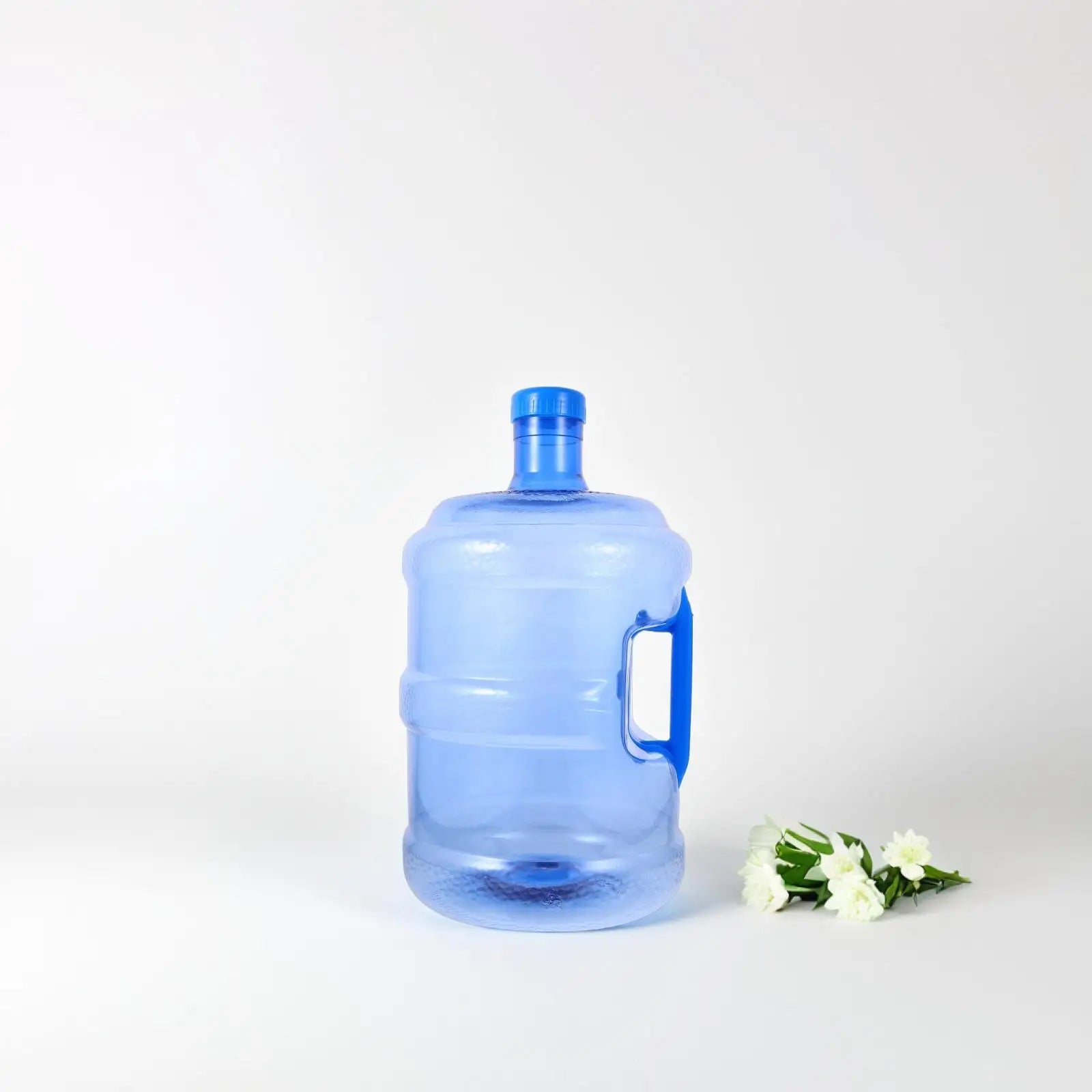 Portable 10L Water Bottle for Outdoor Adventures image 2