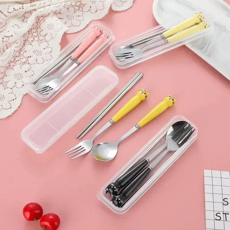Portable Cartoon Tableware Set for Kids – Fun &amp; Durable Utensils with Case image 2